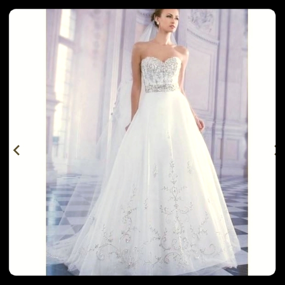 Dresses & Skirts - DEMETRIOS WEDDING GOWN NWT